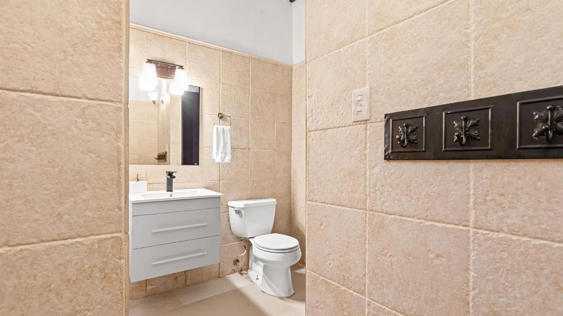 Colonial Villa Just Remodeled 2 Floors Indoor Patio & Tub San Juan 0*,